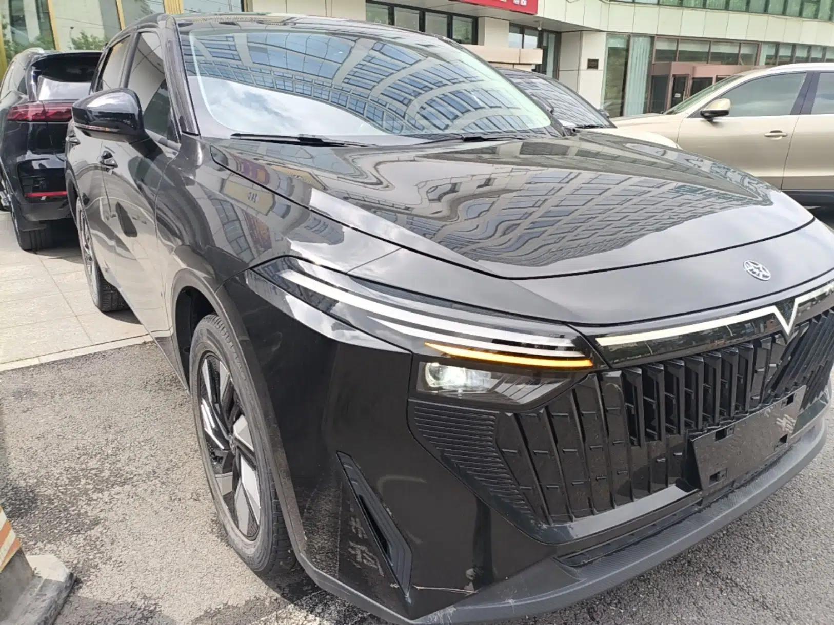 Used Venucia V DD-i 2023 110 km iE Version — миниатюра 3