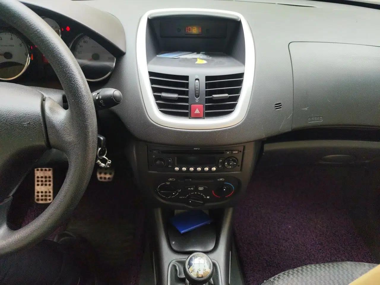 Used Peugeot 207 2011 Hatchback 1.4L Manual Yule Edition — миниатюра 13