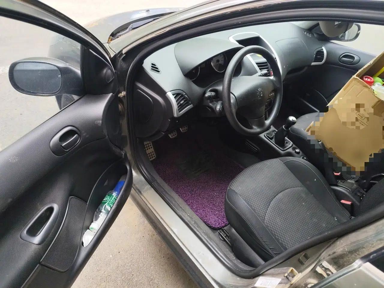 Used Peugeot 207 2011 Hatchback 1.4L Manual Yule Edition — миниатюра 16