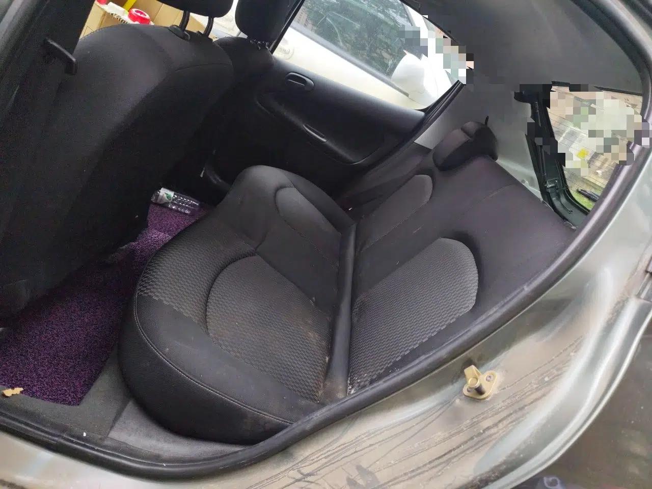 Used Peugeot 207 2011 Hatchback 1.4L Manual Yule Edition — миниатюра 17