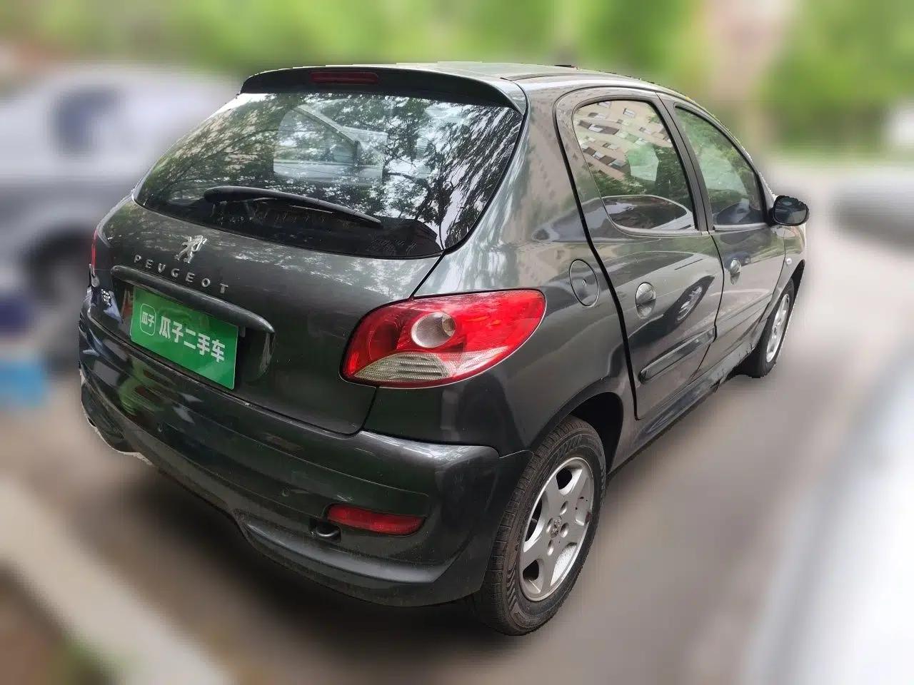 Used Peugeot 207 2011 Hatchback 1.4L Manual Yule Edition — миниатюра 6