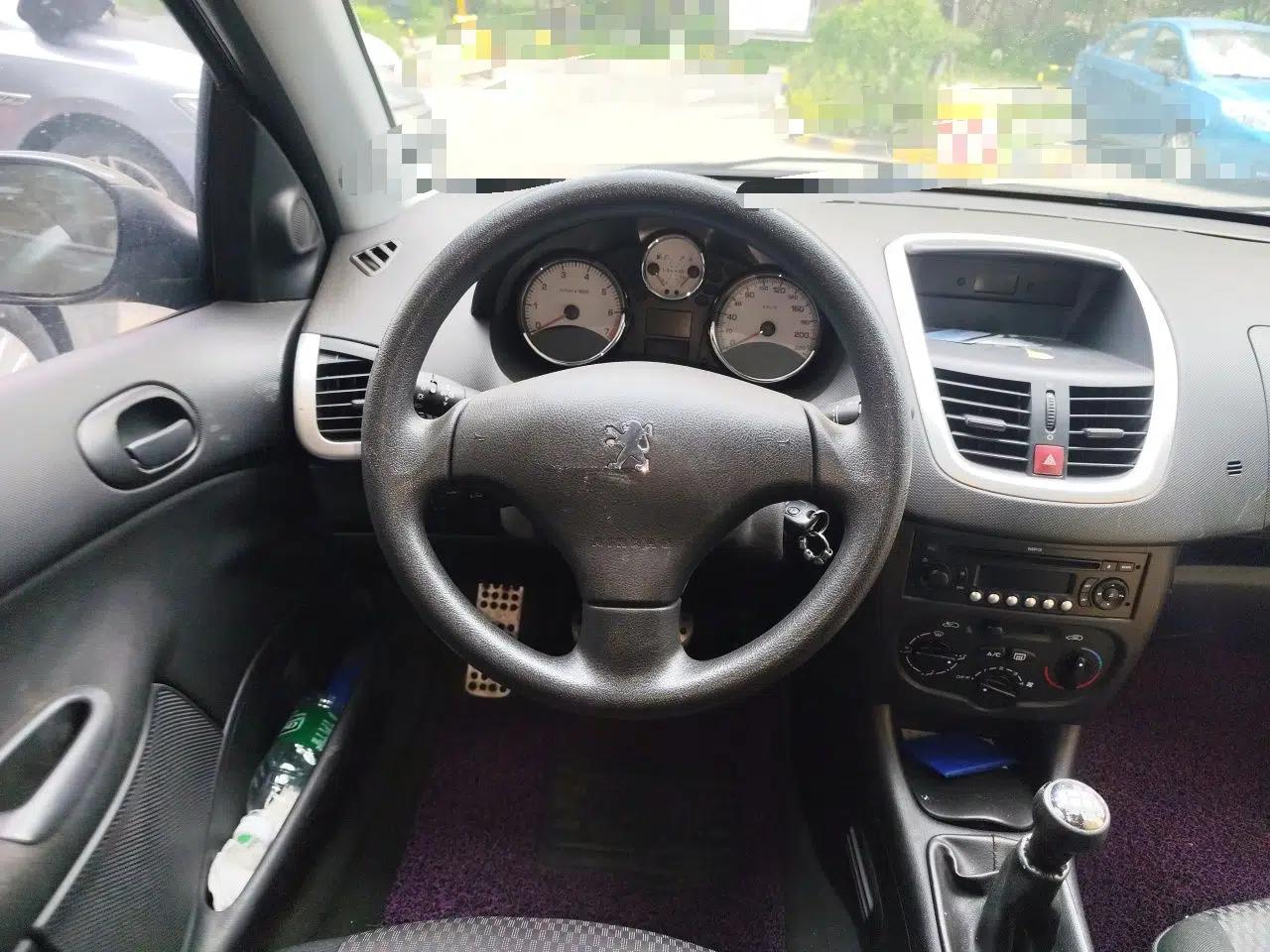 Used Peugeot 207 2011 Hatchback 1.4L Manual Yule Edition — миниатюра 10