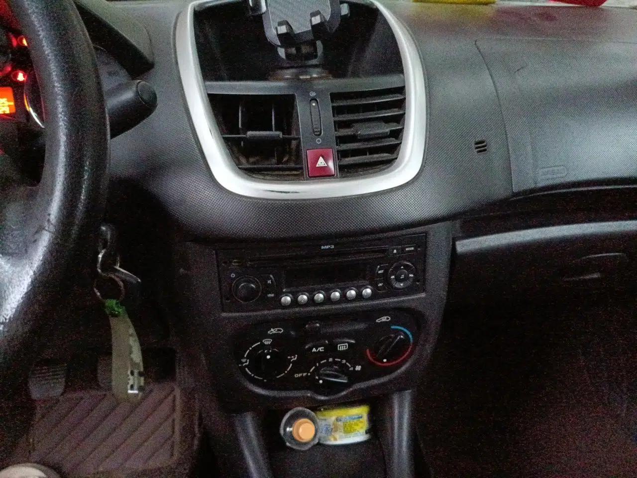 Used Peugeot 207 2011 Sedan 1.4L Manual Yule Edition — миниатюра 13