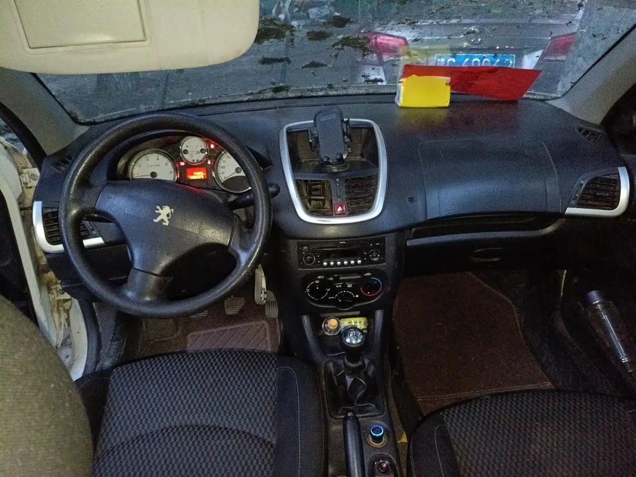 Used Peugeot 207 2011 Sedan 1.4L Manual Yule Edition — миниатюра 9