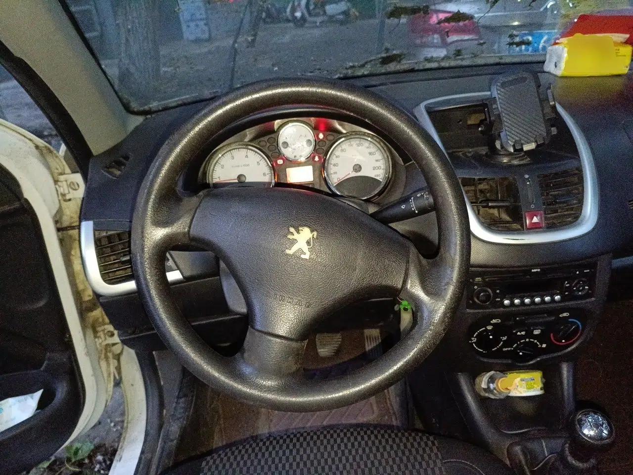 Used Peugeot 207 2011 Sedan 1.4L Manual Yule Edition — миниатюра 10