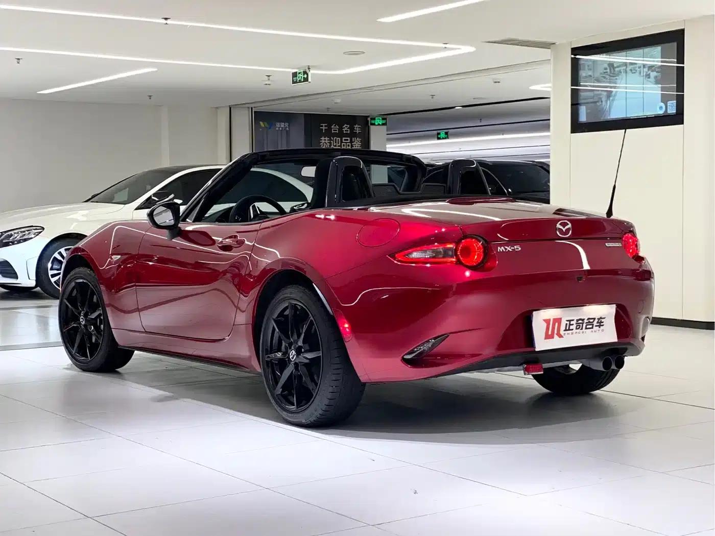 Mazda MX-5 2022 2.0L Manual — миниатюра 3
