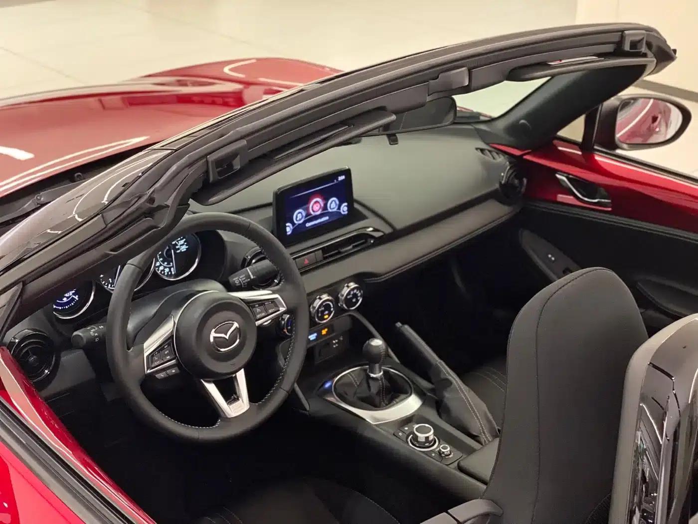 Mazda MX-5 2022 2.0L Manual — миниатюра 8