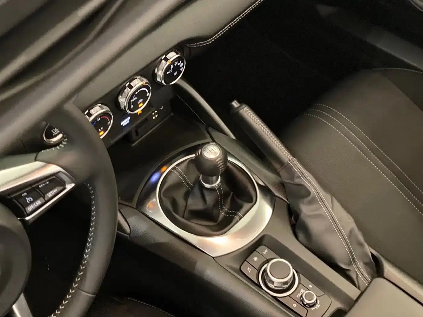 Mazda MX-5 2022 2.0L Manual — миниатюра 9