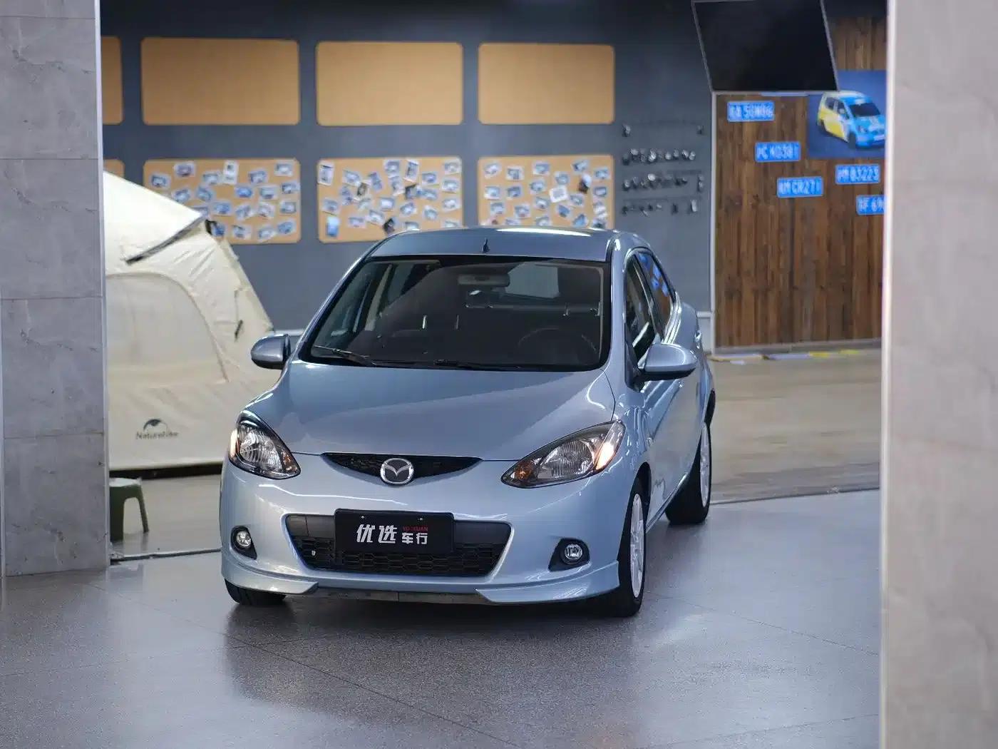 Mazda2 2011 Dynamic 1.5L Automatic Luxury Edition — миниатюра 13