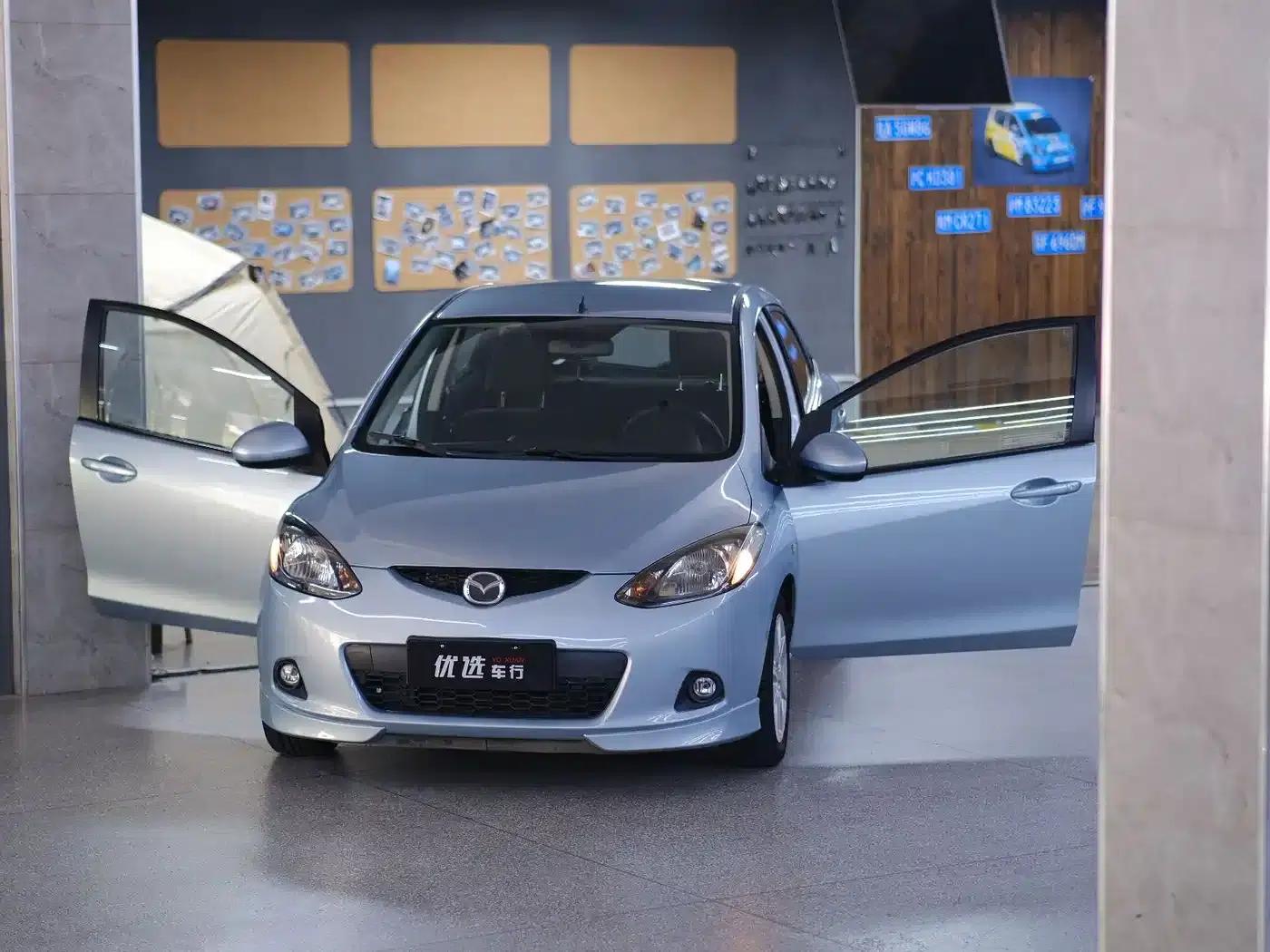 Mazda2 2011 Dynamic 1.5L Automatic Luxury Edition — миниатюра 15