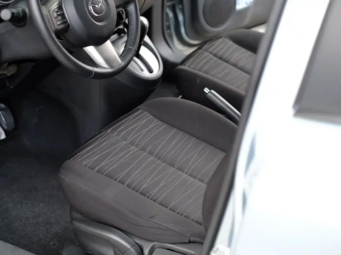 Mazda2 2011 Dynamic 1.5L Automatic Luxury Edition — миниатюра 19