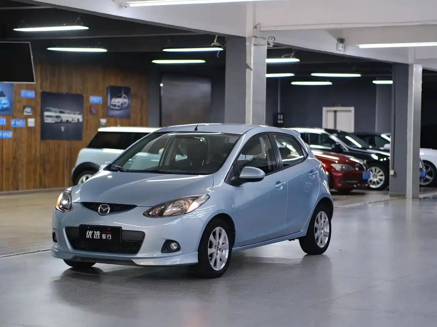 Mazda2 2011 Dynamic 1.5L Automatic Luxury Edition — миниатюра 3