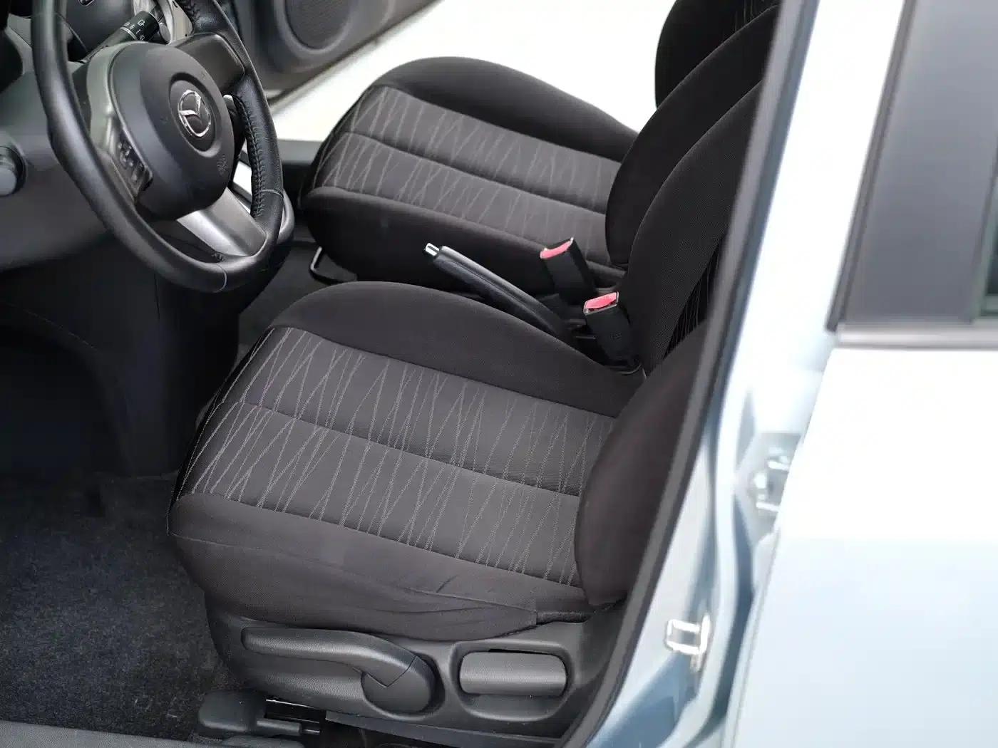 Mazda2 2011 Dynamic 1.5L Automatic Luxury Edition — миниатюра 24