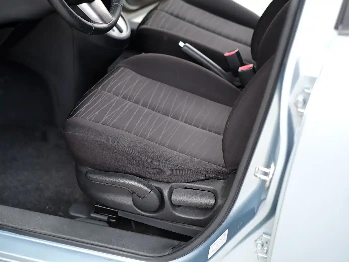 Mazda2 2011 Dynamic 1.5L Automatic Luxury Edition — миниатюра 30