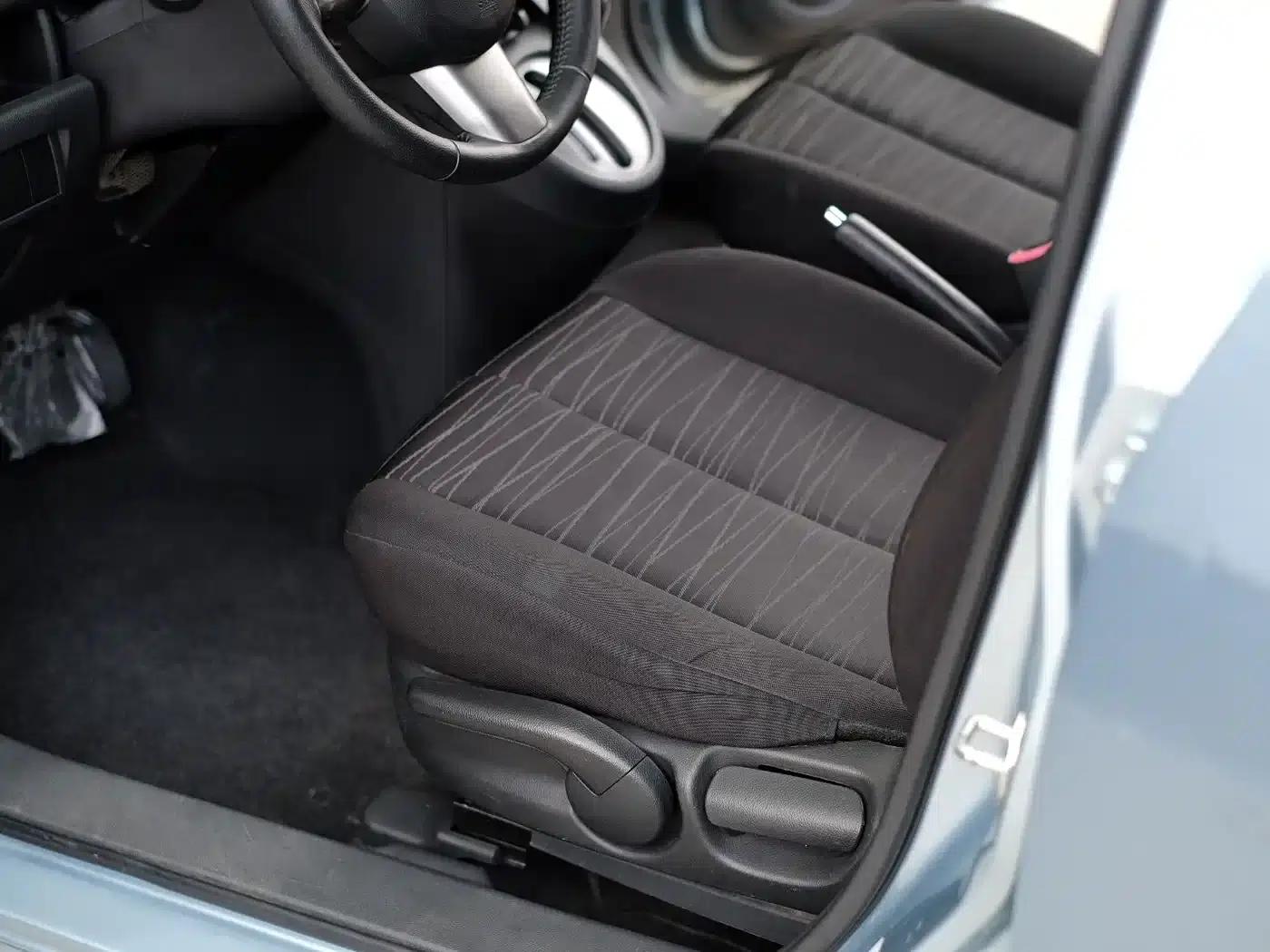 Mazda2 2011 Dynamic 1.5L Automatic Luxury Edition — миниатюра 31