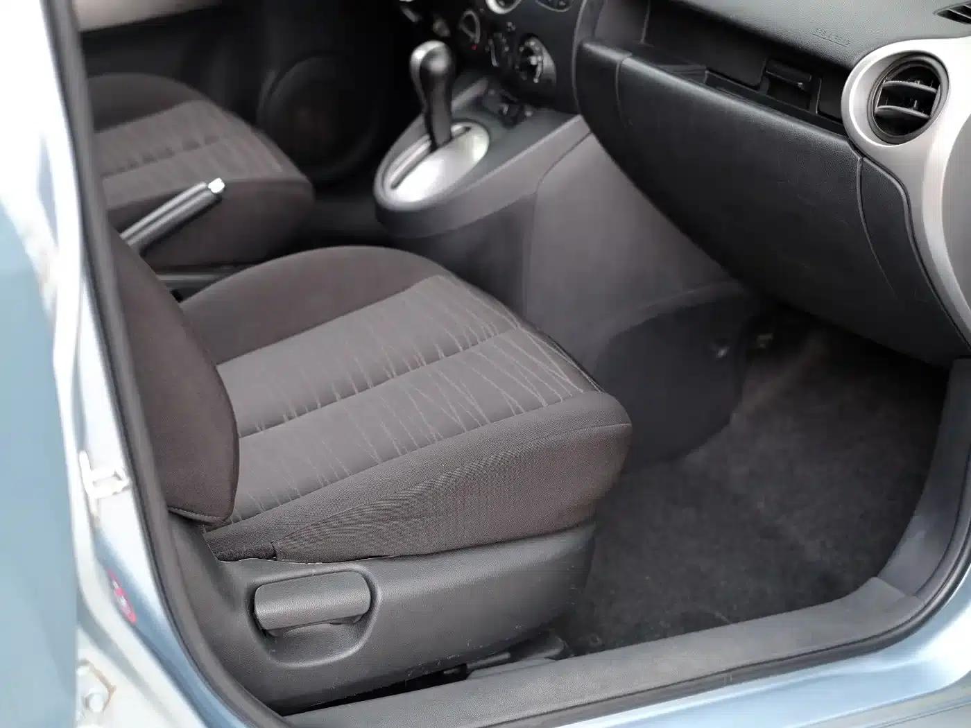 Mazda2 2011 Dynamic 1.5L Automatic Luxury Edition — миниатюра 36