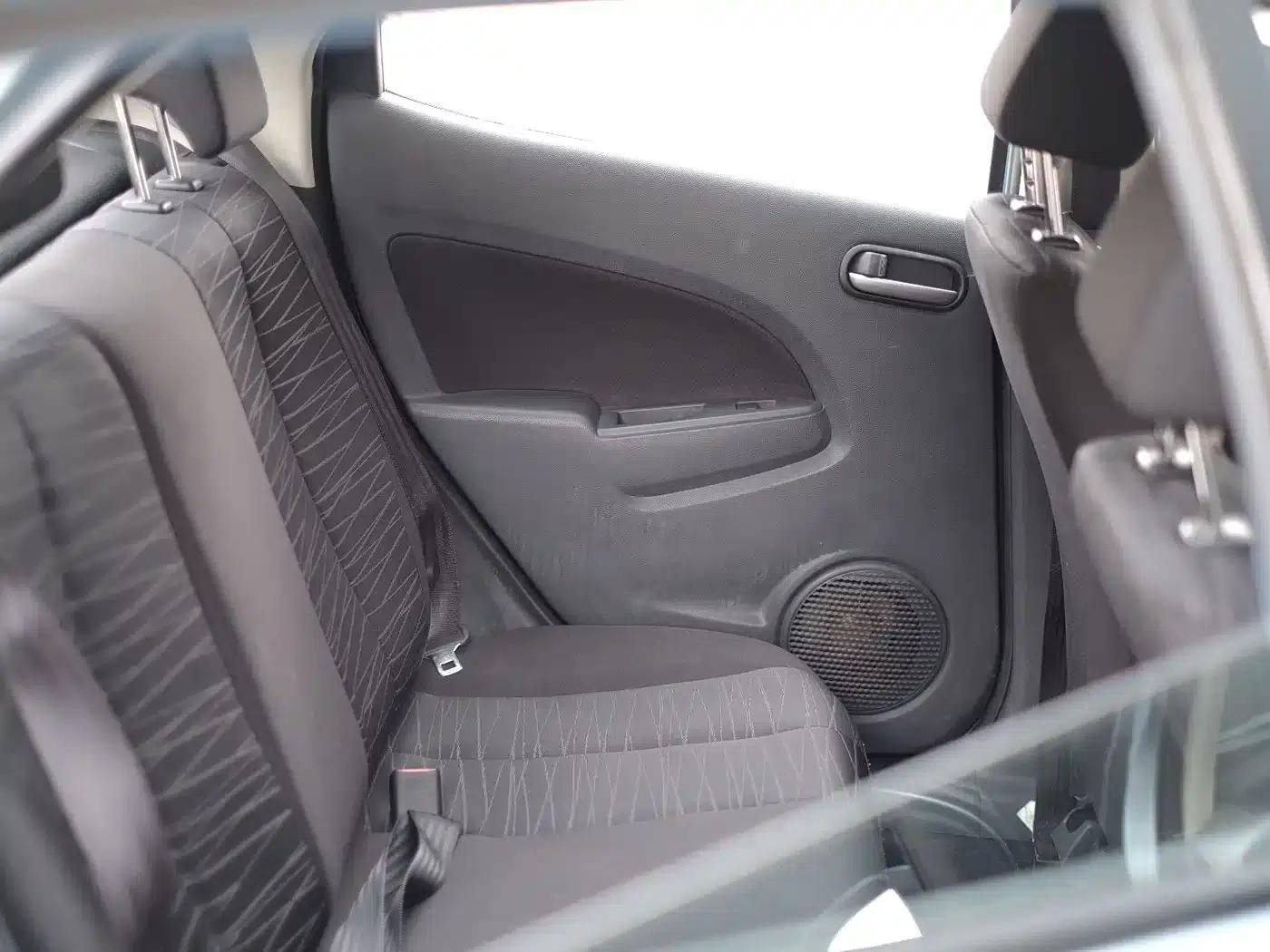 Mazda2 2011 Dynamic 1.5L Automatic Luxury Edition — миниатюра 37