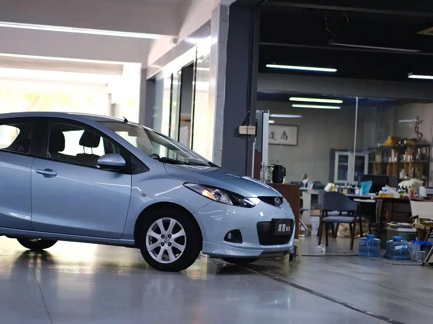 Mazda2 2011 Dynamic 1.5L Automatic Luxury Edition — миниатюра 5