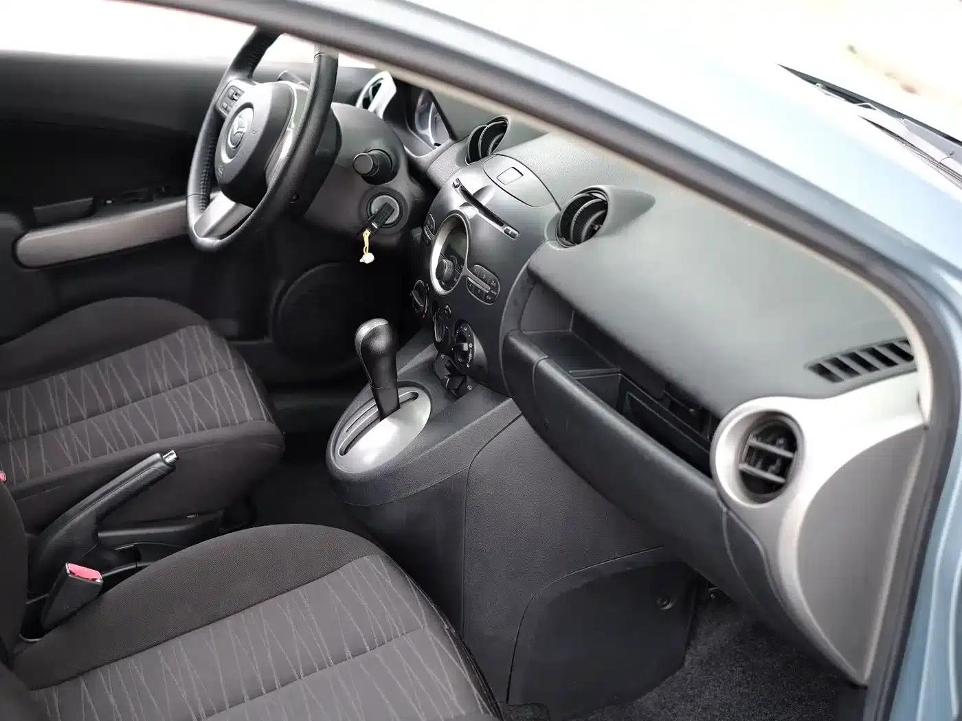 Mazda2 2011 Dynamic 1.5L Automatic Luxury Edition — миниатюра 46