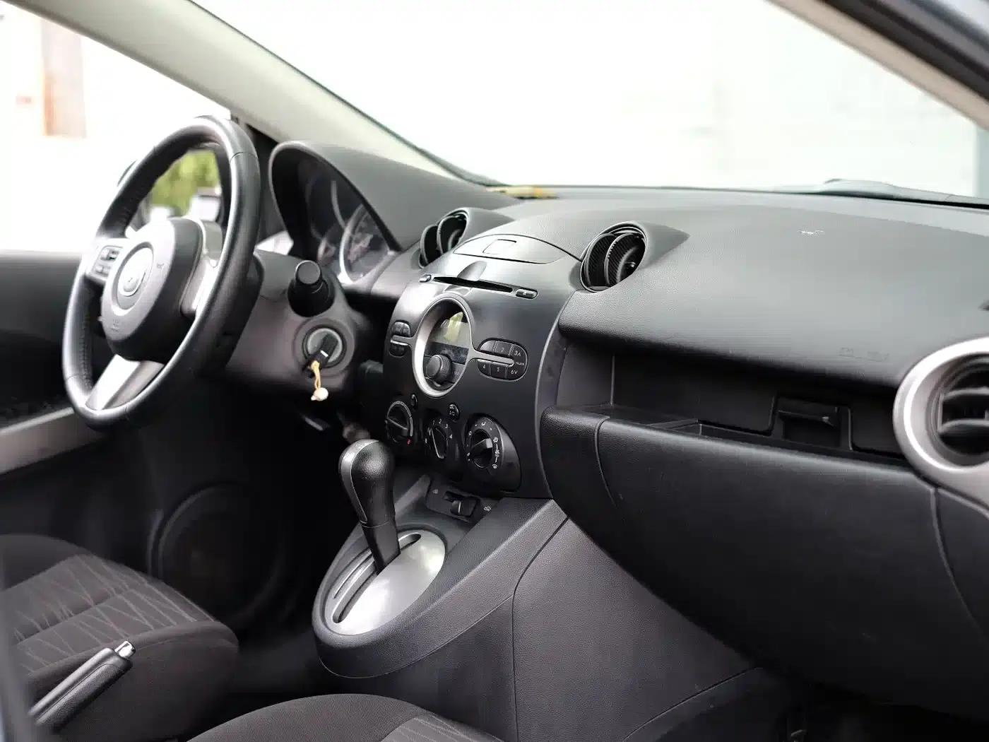 Mazda2 2011 Dynamic 1.5L Automatic Luxury Edition — миниатюра 52