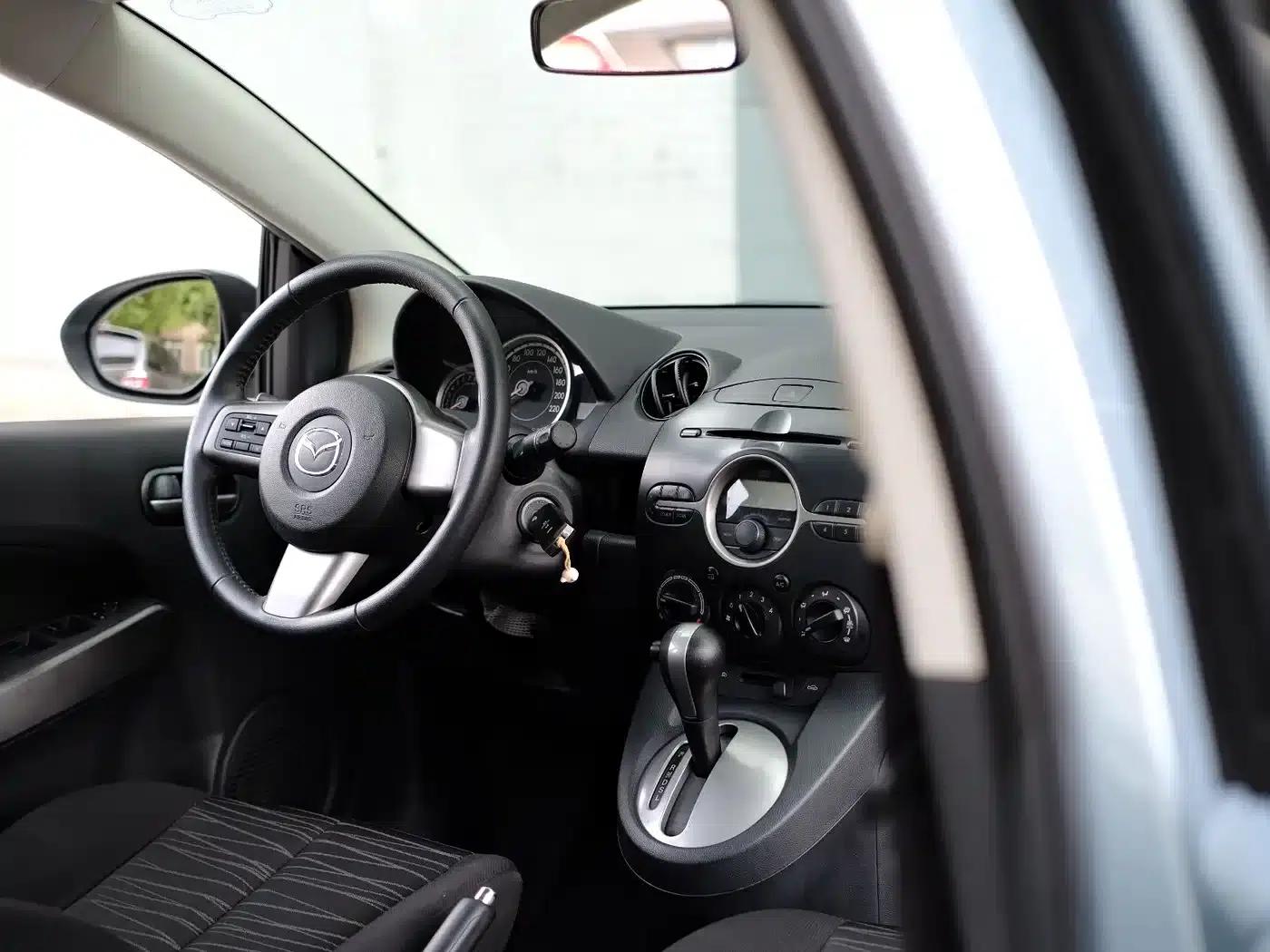 Mazda2 2011 Dynamic 1.5L Automatic Luxury Edition — миниатюра 57