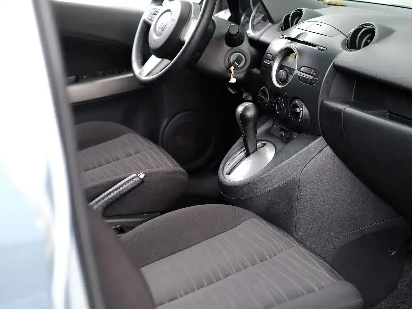 Mazda2 2011 Dynamic 1.5L Automatic Luxury Edition — миниатюра 58