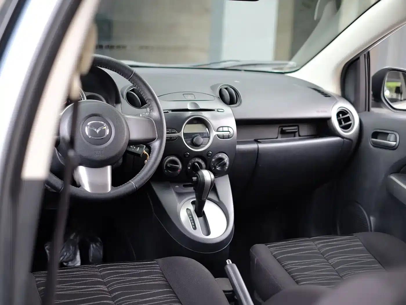 Mazda2 2011 Dynamic 1.5L Automatic Luxury Edition — миниатюра 59