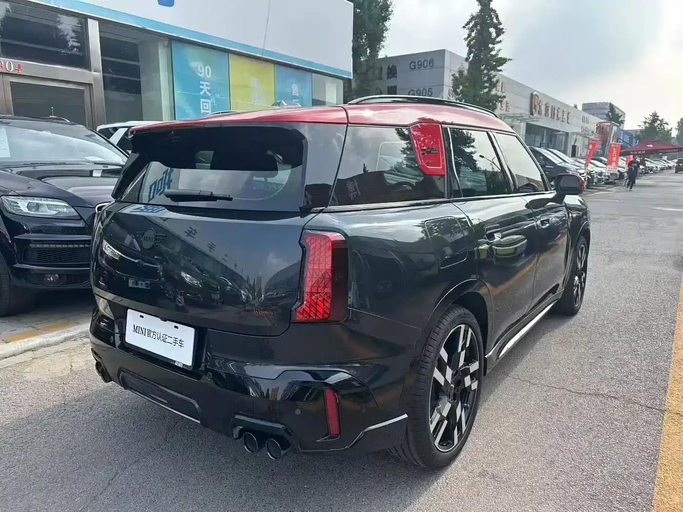 MINI JCW COUNTRYMAN 2024 2.0T JOHN COOPER WORKS — миниатюра 2