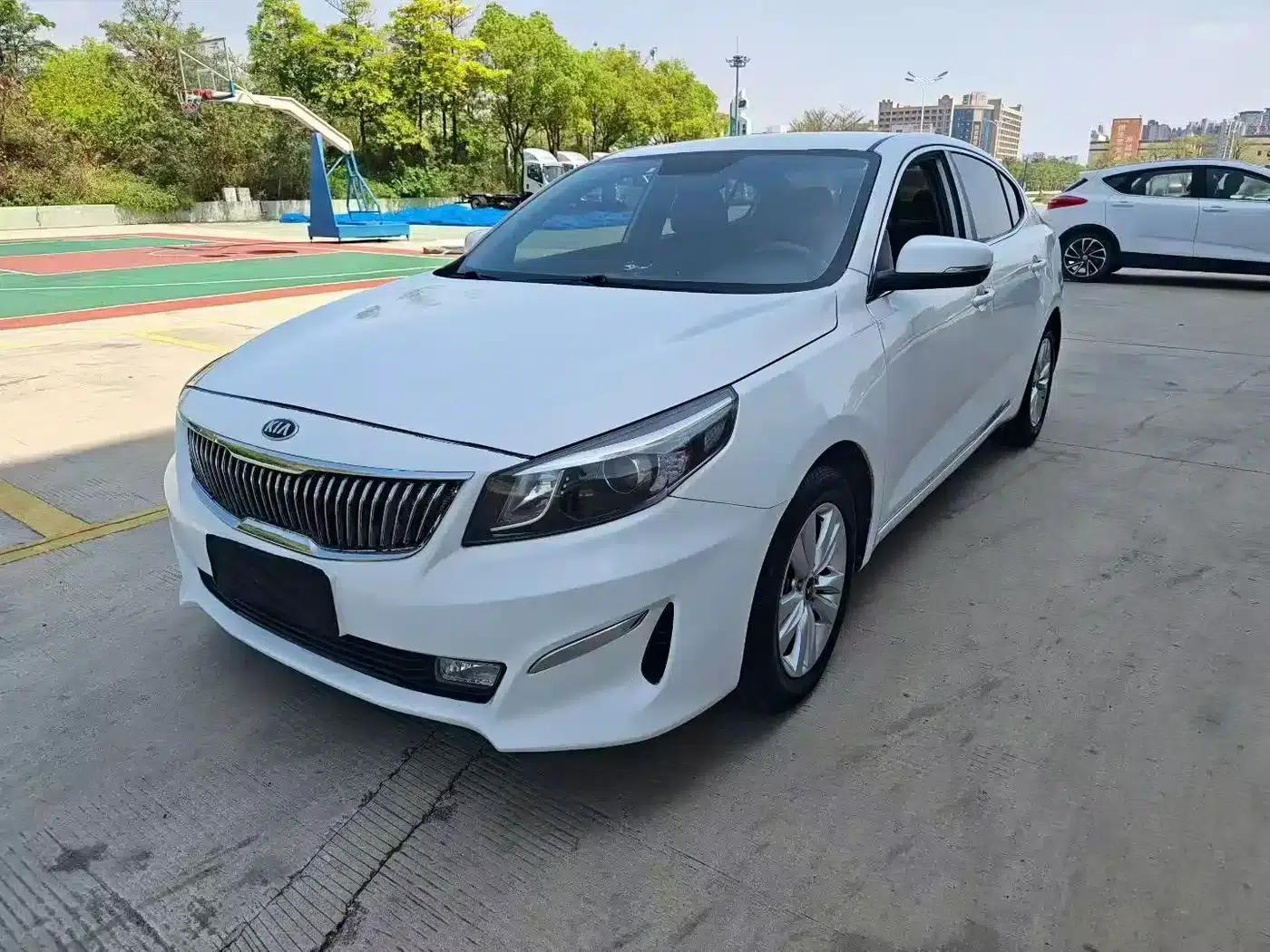 K5 2017 1.8L Automatic GL — миниатюра 1
