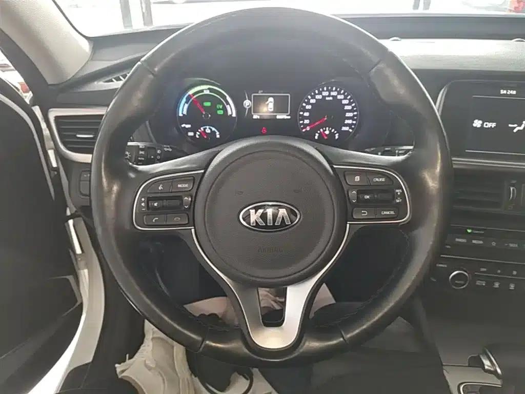 Kia K5 PHEV 2019 2.0L LUX — миниатюра 11