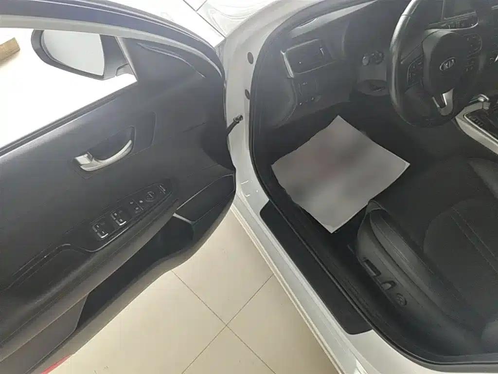 Kia K5 PHEV 2019 2.0L LUX — миниатюра 16