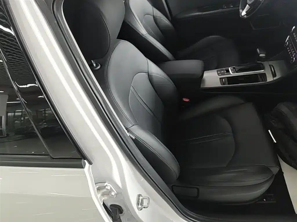 Kia K5 PHEV 2019 2.0L LUX — миниатюра 25