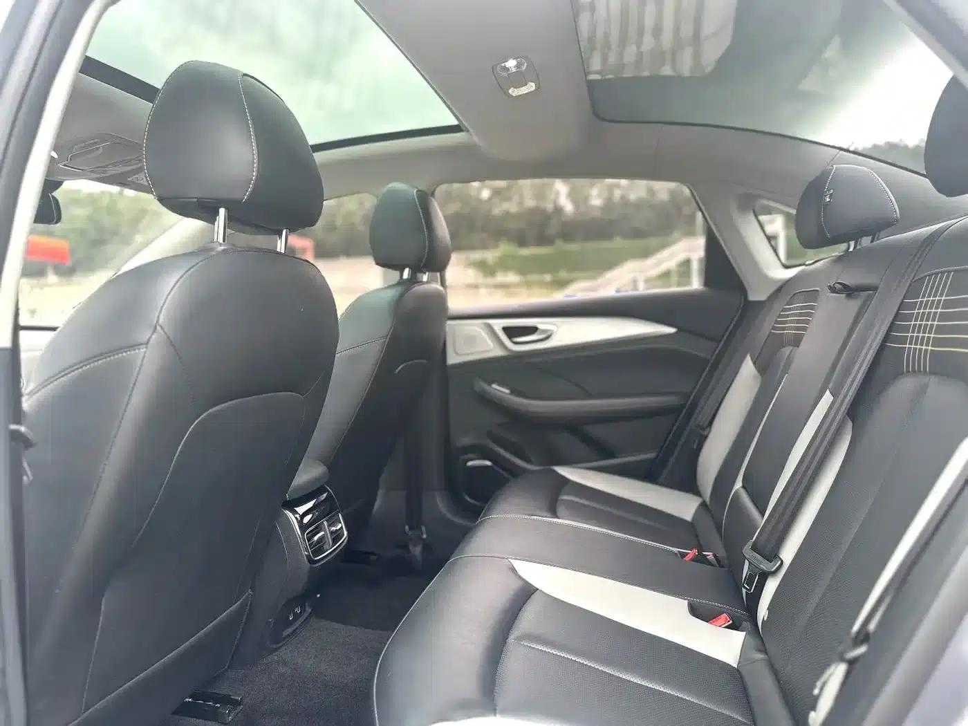 Roewe i6 MAX 2020 300TGI Automatic Cool Panoramic Sunroof Intelligent Driving Supreme Edition — миниатюра 7