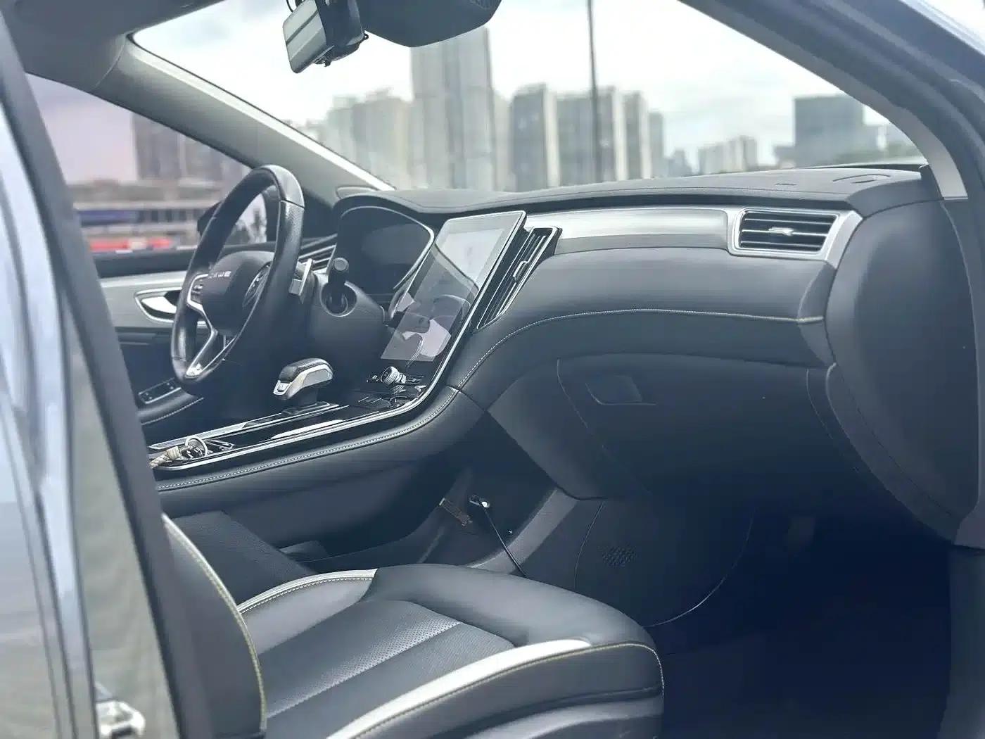 Roewe i6 MAX 2020 300TGI Automatic Cool Panoramic Sunroof Intelligent Driving Supreme Edition — миниатюра 10