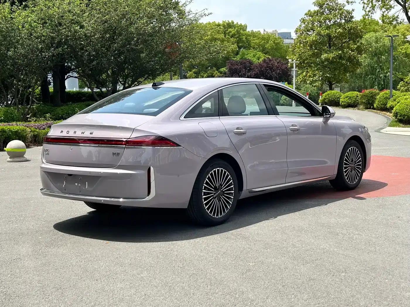 Roewe M7 DMH 2025 160km Premium Edition — миниатюра 7