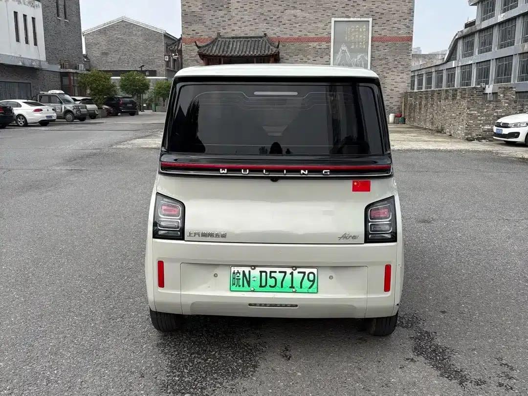 Wuling Air ev Clear Sky 2023 Model, Four-Seat Standard Edition — миниатюра 8