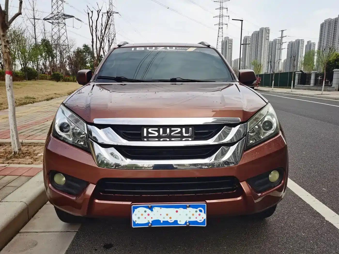 mu-X Ranger 2015 2.5T 2WD Automatic Touring Edition 7-Seater — миниатюра 2