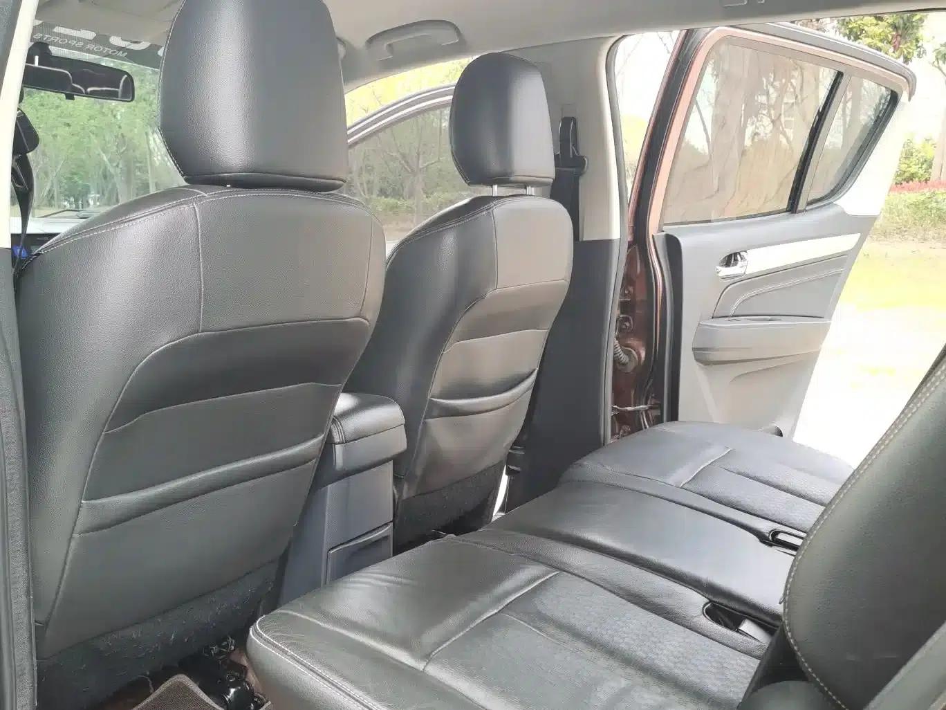 mu-X Ranger 2015 2.5T 2WD Automatic Touring Edition 7-Seater — миниатюра 6