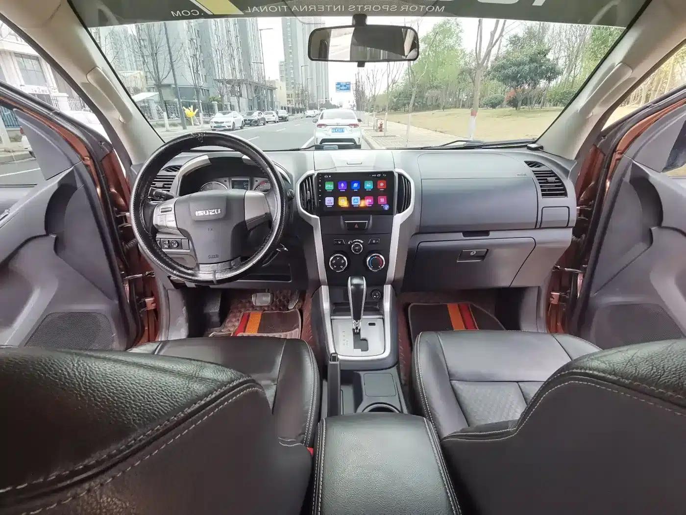 mu-X Ranger 2015 2.5T 2WD Automatic Touring Edition 7-Seater — миниатюра 9