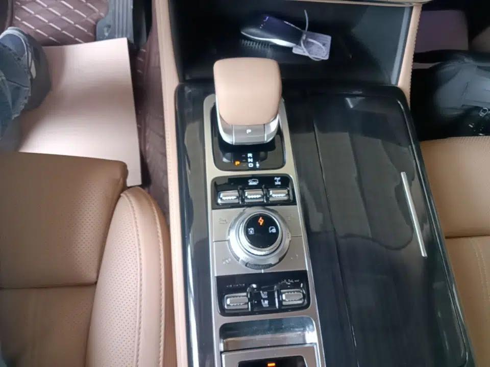Used BAIC Off-Road BJ60 Leiting 2024 Magic Electric Drive Advanced Version 5 Seats — миниатюра 16