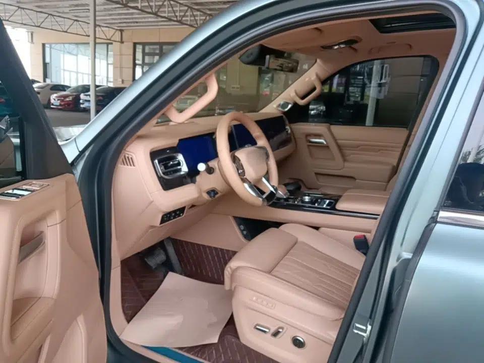 Used BAIC Off-Road BJ60 Leiting 2024 Magic Electric Drive Advanced Version 5 Seats — миниатюра 17