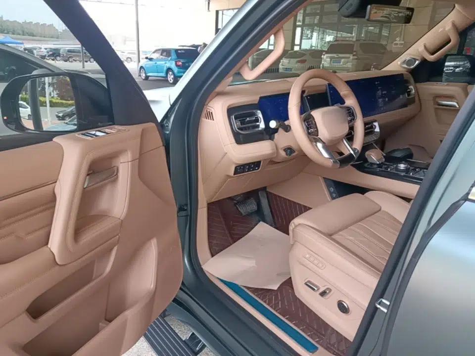 Used BAIC Off-Road BJ60 Leiting 2024 Magic Electric Drive Advanced Version 5 Seats — миниатюра 18