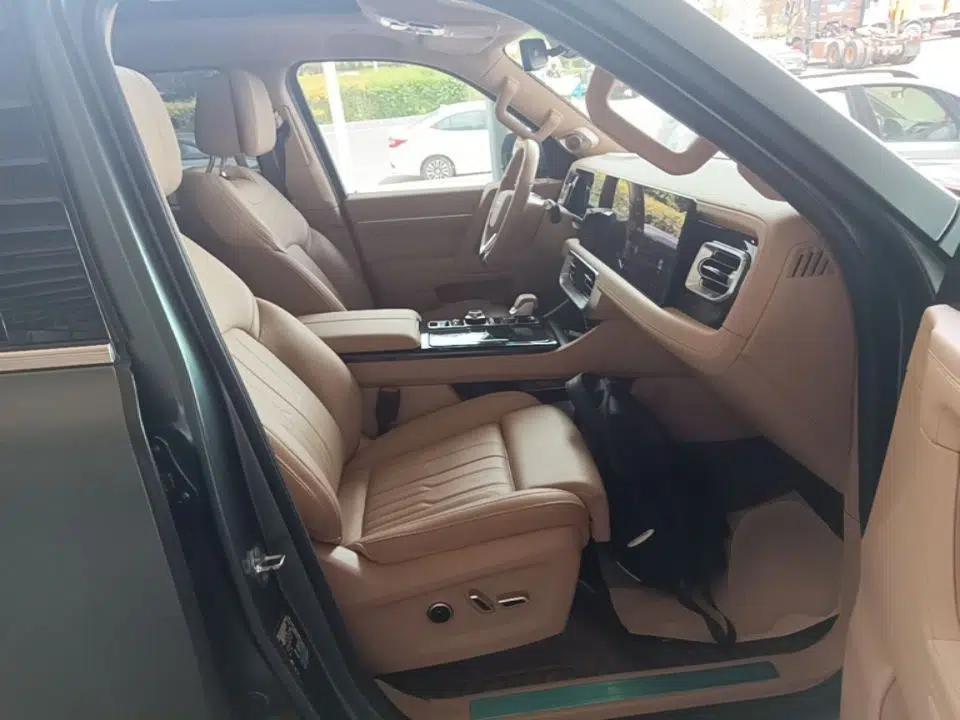 Used BAIC Off-Road BJ60 Leiting 2024 Magic Electric Drive Advanced Version 5 Seats — миниатюра 19
