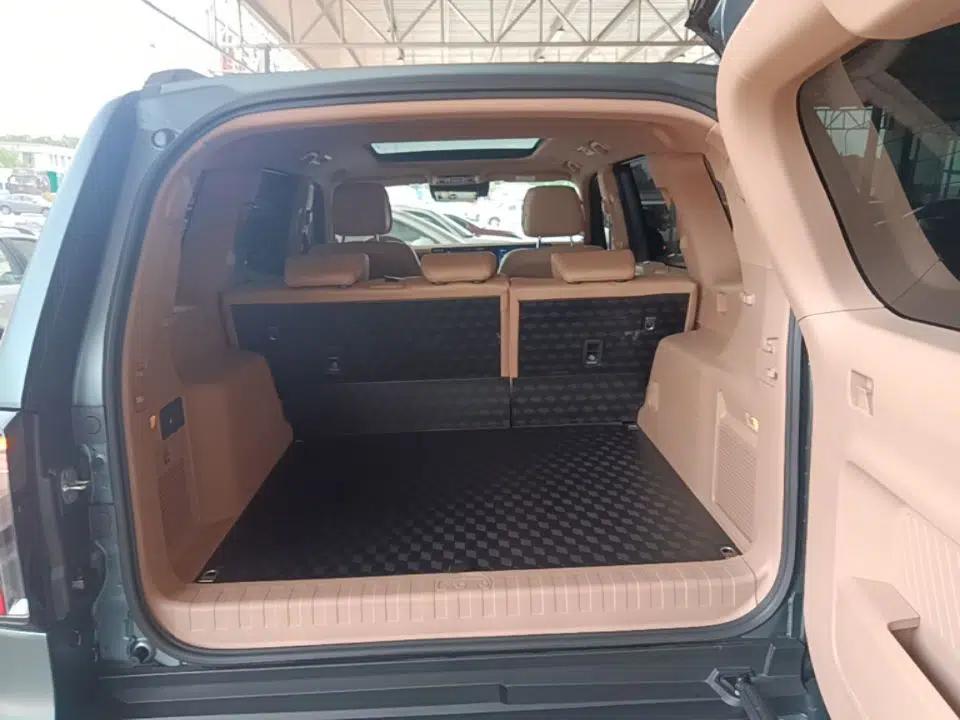 Used BAIC Off-Road BJ60 Leiting 2024 Magic Electric Drive Advanced Version 5 Seats — миниатюра 22