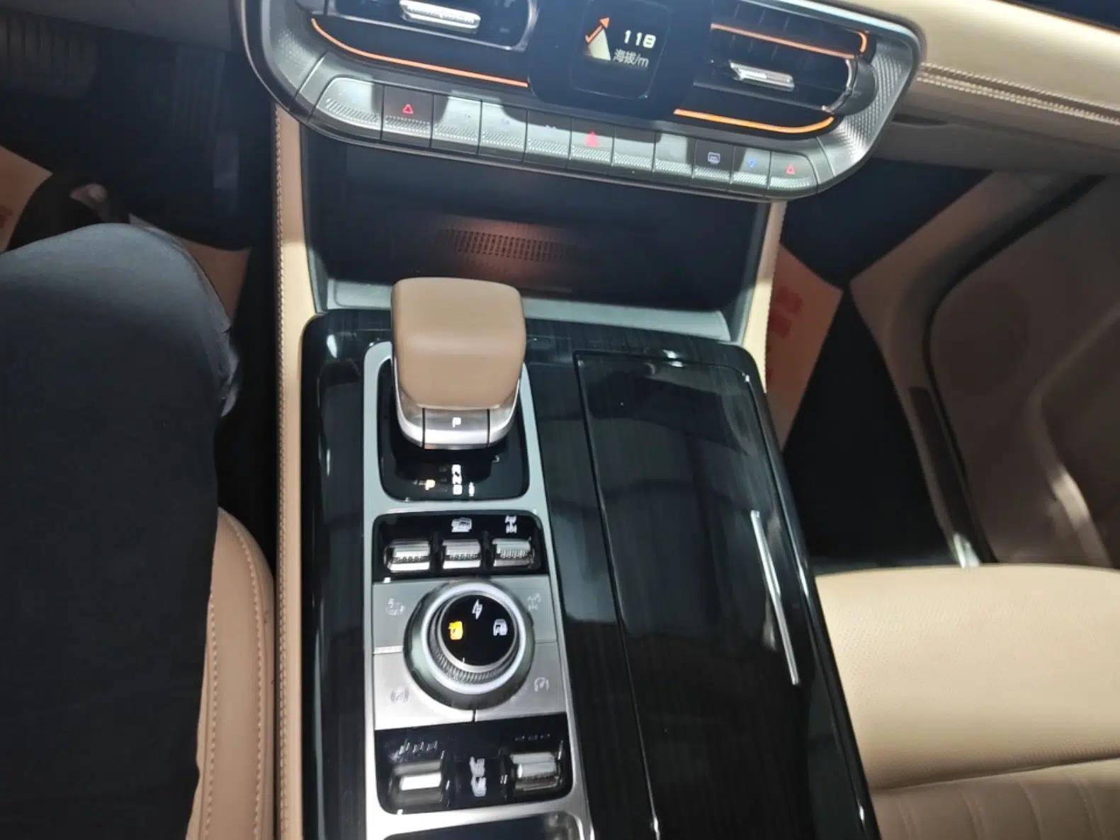 Used BAIC Off-Road BJ60 Leiting 2024 Magic Electric Drive Advanced Version 5 Seats — миниатюра 16