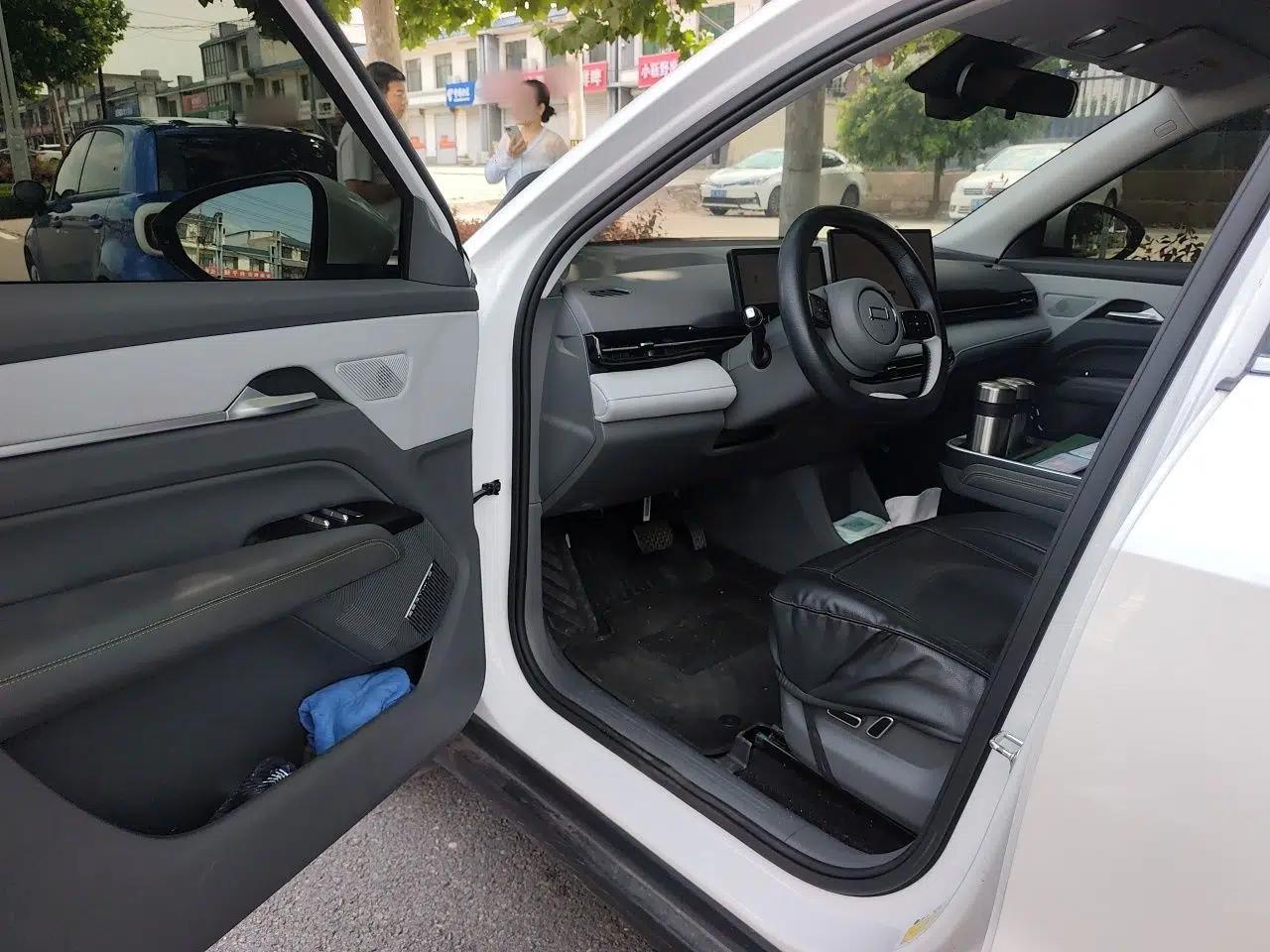 Used Bestune Yueyi 03 2025 445km Joyful Edition — миниатюра 16