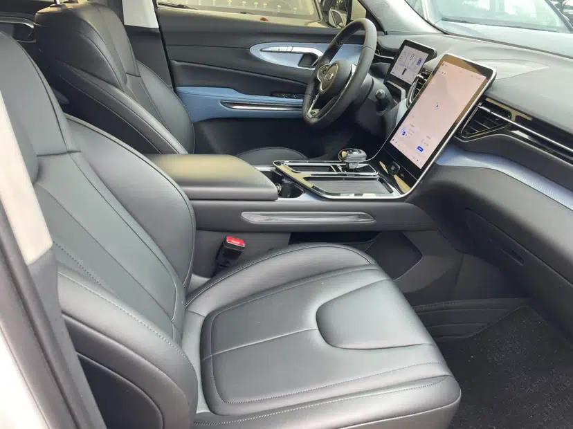 Used Bestune T90 2023 1.5T DCT Automatic Luxury Edition — миниатюра 12