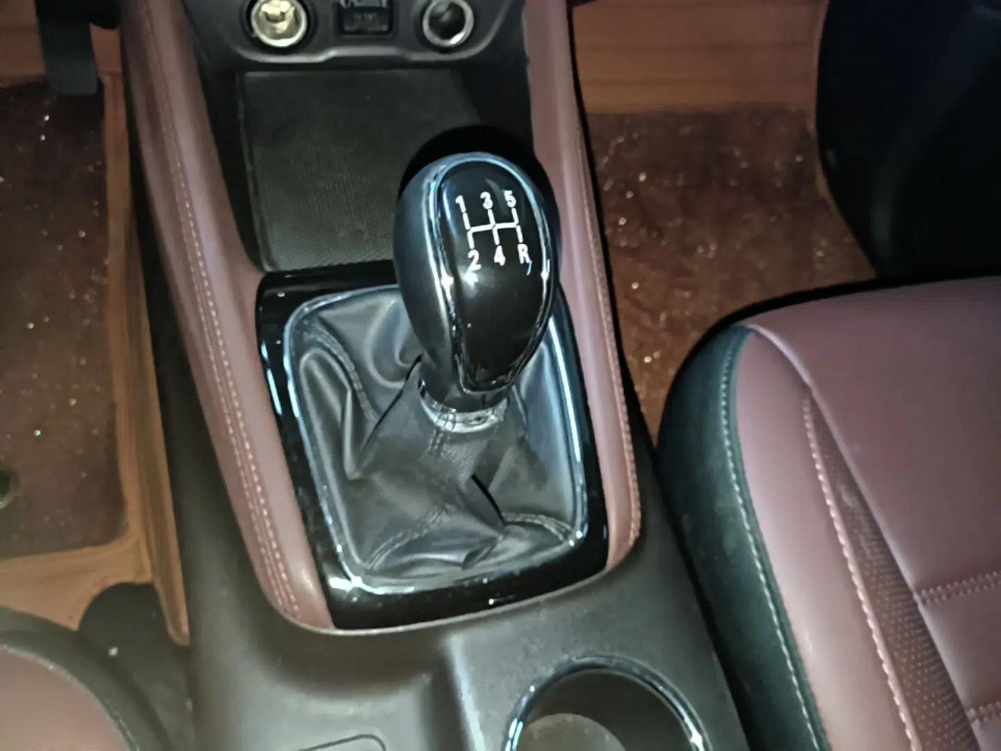 Used CHANGAN Lingxuan 2017 1.6L Manual Elite Model — миниатюра 16