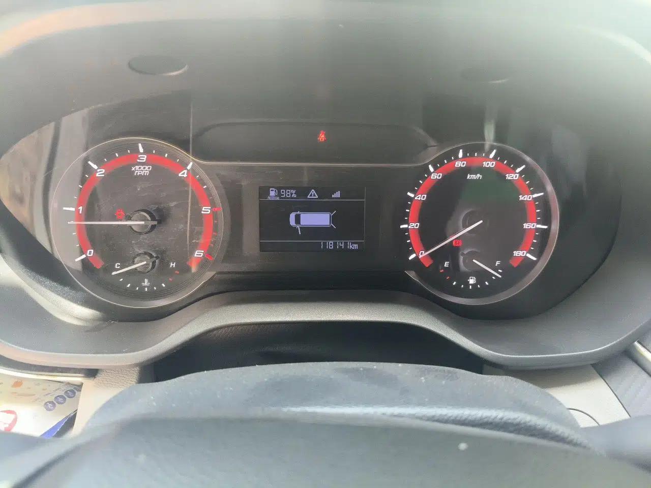 Used SAIC MAXUS Xintu V90 2020 2.0T Manual - Yunjie Version Front-Wheel Drive Rear Single Tire Long Wheelbase High-Roof 7-Seater — миниатюра 11