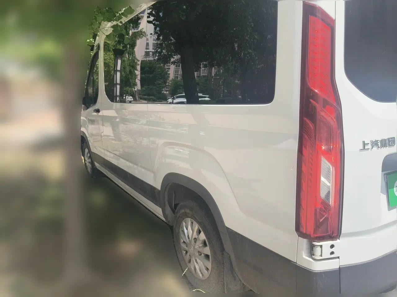 Used SAIC MAXUS Xintu V90 2020 2.0T Manual - Yunjie Version Front-Wheel Drive Rear Single Tire Long Wheelbase High-Roof 7-Seater — миниатюра 4